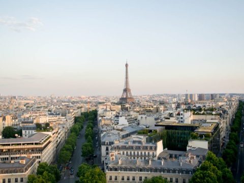 Toits de Paris et tour Eiffel